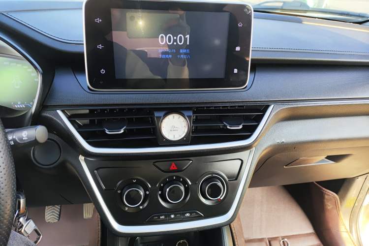 Used Wuling Hongguang S3 2018 1.5L Manual Comfort Model China V Standard Audio And AC Panel