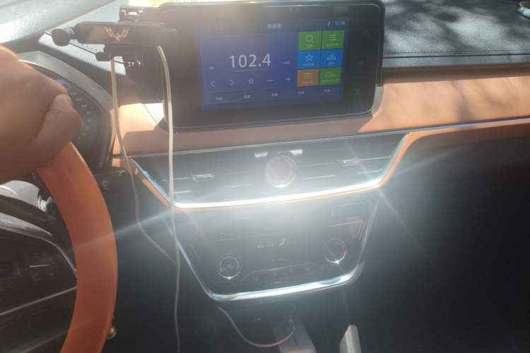 Used Wuling Hongguang S3 2018 1.5L Manual Luxury Model China V Standard Audio And AC Panel
