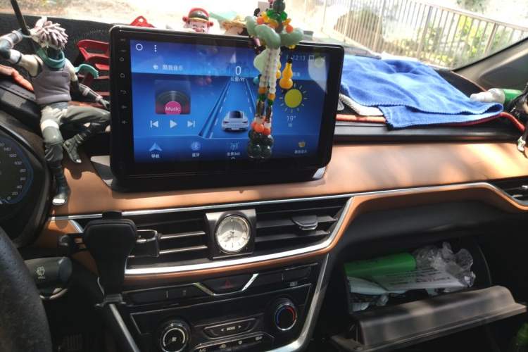 Used Wuling Hongguang S3 2018 1.5L Manual Luxury Model China V Standard Audio And AC Panel