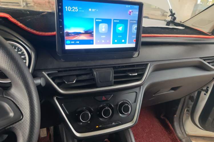 Used Wuling Hongguang S3 2018 1.5L Manual Standard Version China V Standard Audio And AC Panel