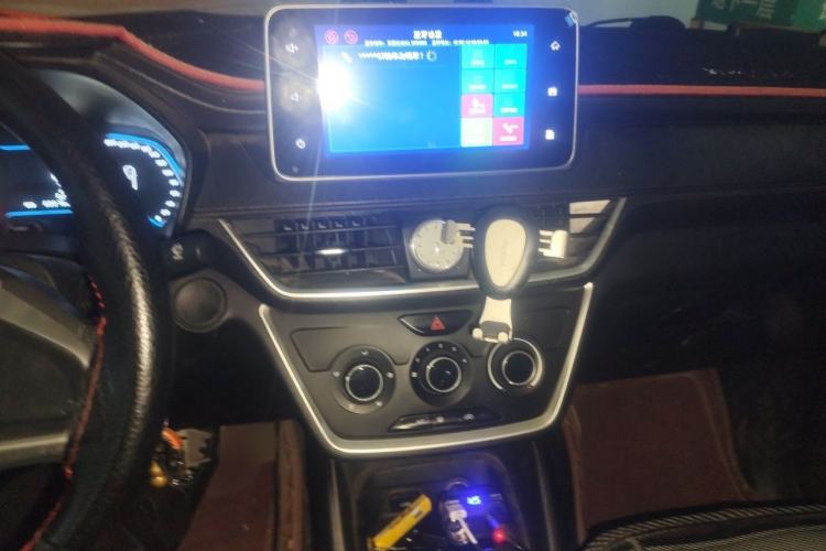 Used Wuling Hongguang S3 2018 1.5T Manual Comfort Model China V Standard Audio And AC Panel