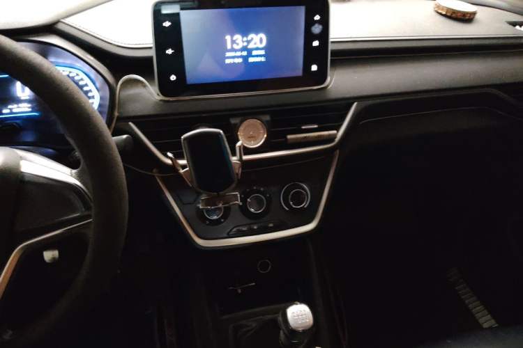 Used Wuling Hongguang S3 2018 1.5L Manual Comfort Model China V Standard Audio And AC Panel