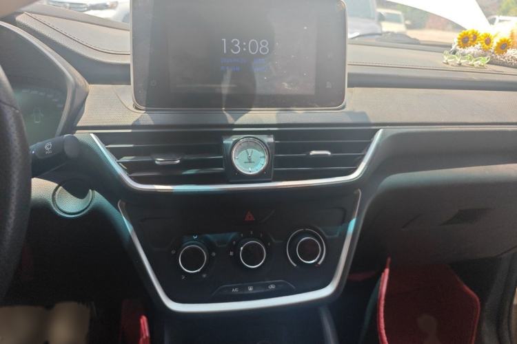 Used Wuling Hongguang S3 2018 1.5T Manual Comfort Model China V Standard Audio And AC Panel