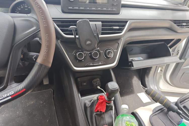 Used Wuling Hongguang S3 2018 1.5L Manual Standard Version China V Standard Audio And AC Panel