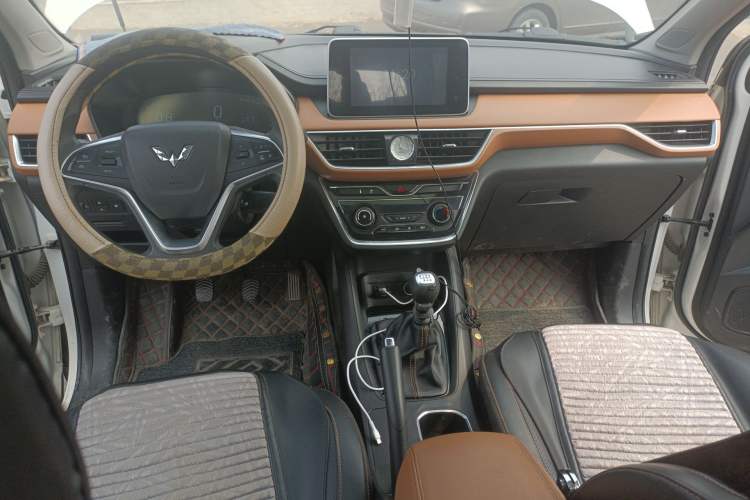 Used Wuling Hongguang S3 2018 1.5L Manual Luxury Model China V Standard Center Console