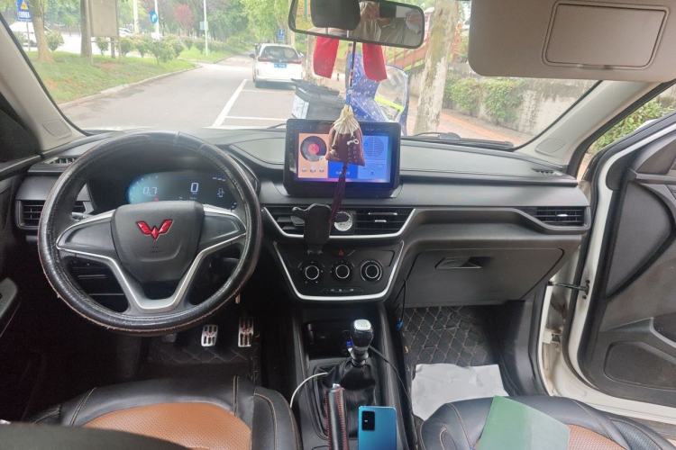 Used Wuling Hongguang S3 2018 1.5T Manual Comfort Model China V Standard Center Console