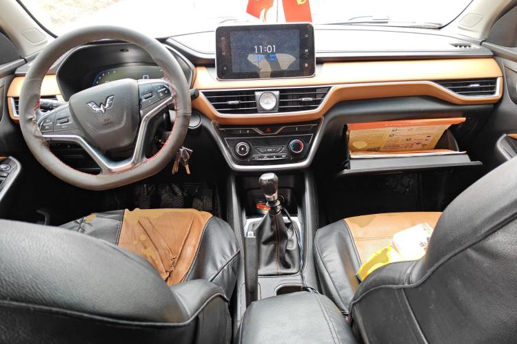 Used Wuling Hongguang S3 2018 1.5T Manual Luxury Model China V Standard Center Console