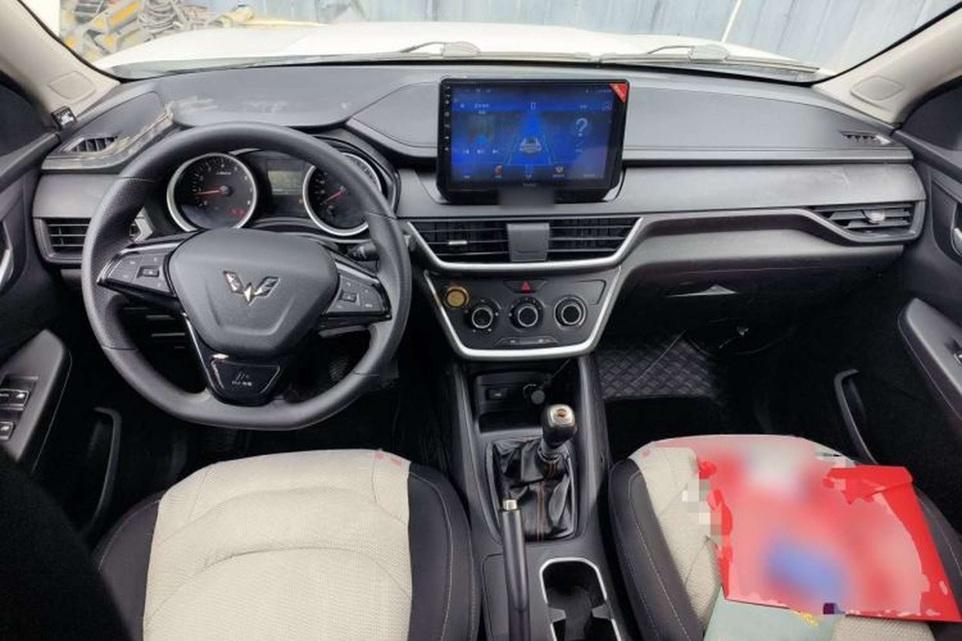 Used Wuling Hongguang S3 2018 1.5L Manual Standard Version China V Standard Center Console