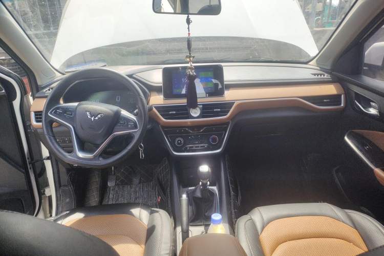 Used Wuling Hongguang S3 2018 1.5L Manual Luxury Model China V Standard Center Console