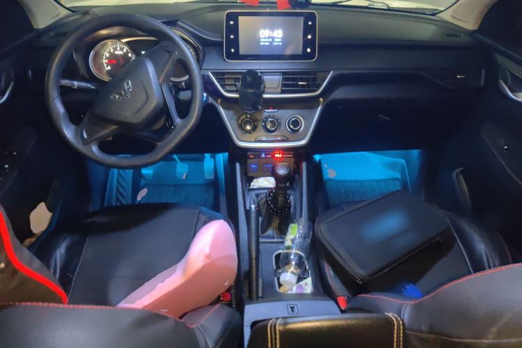 Used Wuling Hongguang S3 2018 1.5L Manual Standard Version China V Standard Center Console