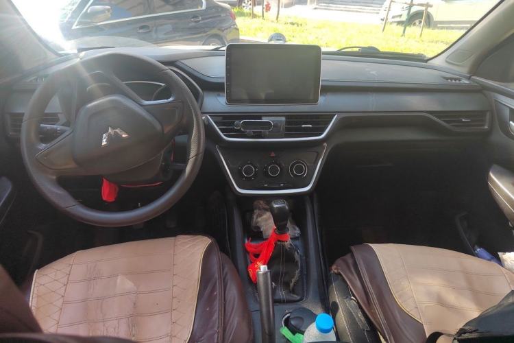Used Wuling Hongguang S3 2018 1.5L Manual Standard Version China V Standard Center Console