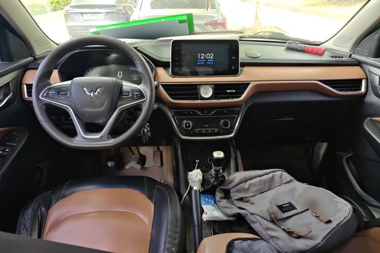 Used Wuling Hongguang S3 2018 1.5L Manual Luxury Model China V Standard Center Console