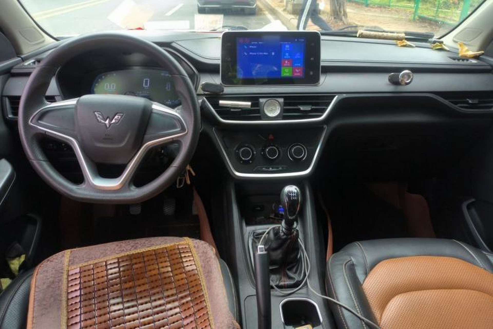 Used Wuling Hongguang S3 2018 1.5L Manual Comfort Model China V Standard Center Console