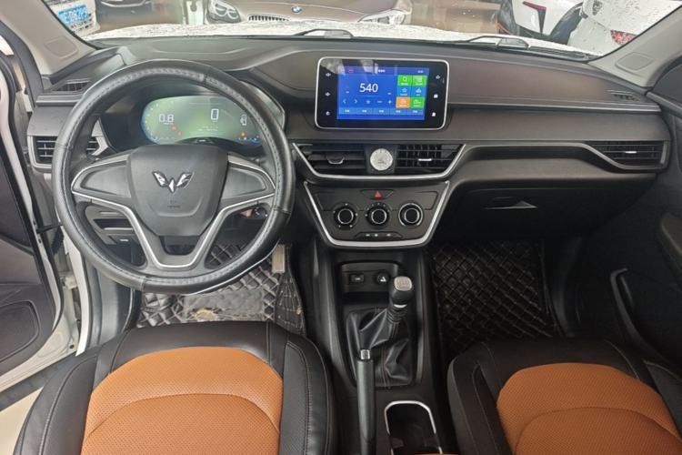 Used Wuling Hongguang S3 2018 1.5L Manual Comfort Model China V Standard Center Console