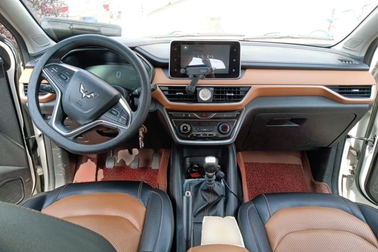 Used Wuling Hongguang S3 2018 1.5L Manual Luxury Model China V Standard Center Console