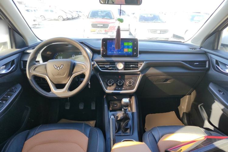 Used Wuling Hongguang S3 2018 1.5L Manual Comfort Model China V Standard Center Console