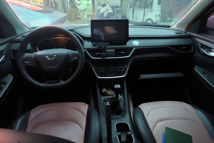 Used Wuling Hongguang S3 2018 1.5L Manual Standard Version China V Standard Center Console