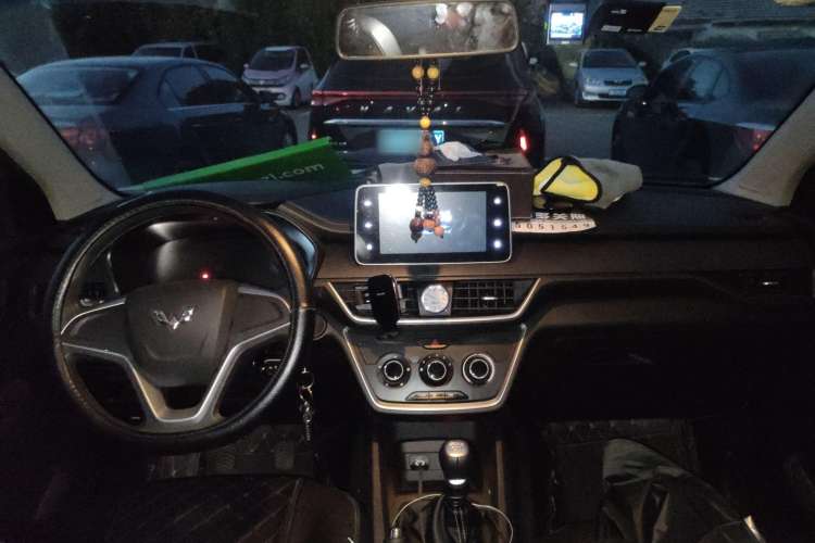 Used Wuling Hongguang S3 2018 1.5L Manual Comfort Model China V Standard Center Console