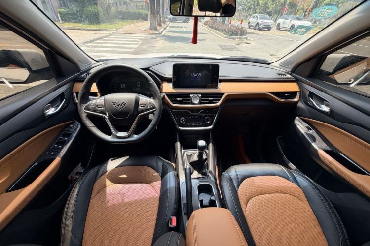 Used Wuling Hongguang S3 2018 1.5T Manual Luxury Model China V Standard Center Console