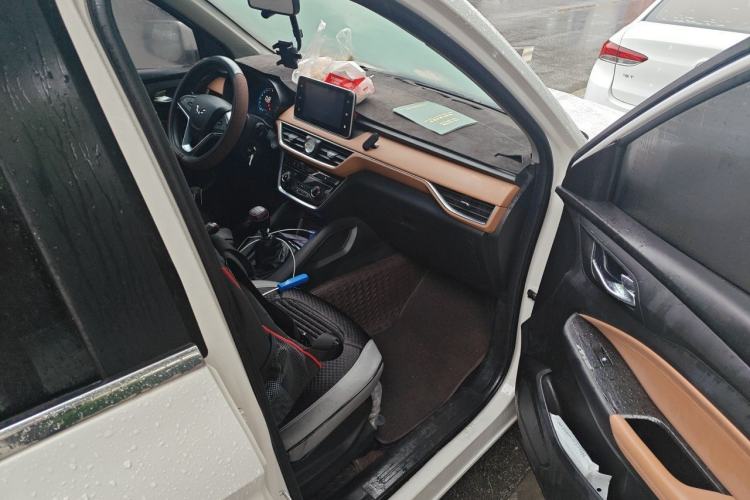 Used Wuling Hongguang S3 2018 1.5L Manual Luxury Model China V Standard Chassis Rear Right
