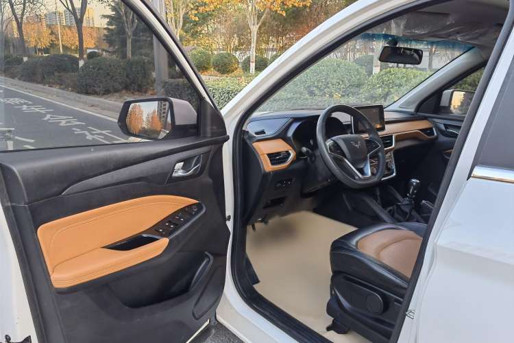 Used Wuling Hongguang S3 2018 1.5L Manual Luxury Model China V Standard Driver Seat