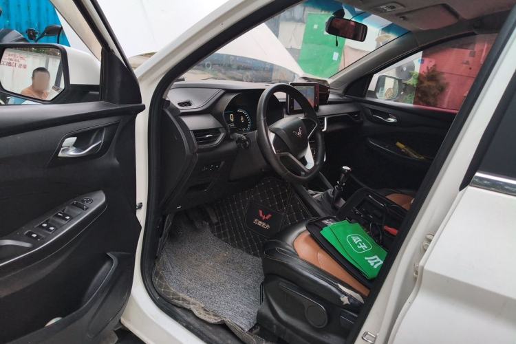 Used Wuling Hongguang S3 2018 1.5T Manual Comfort Model China V Standard Driver Seat