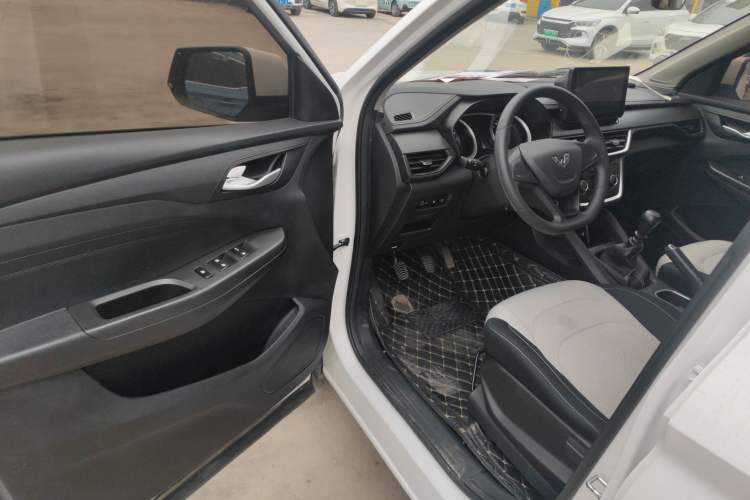 Used Wuling Hongguang S3 2018 1.5L Manual Standard Version China V Standard Driver Seat