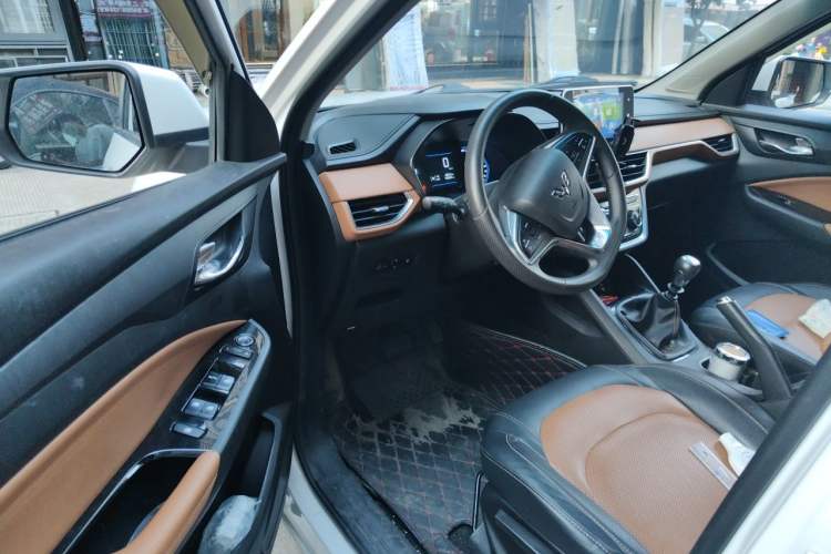 Used Wuling Hongguang S3 2018 1.5L Manual Luxury Model China V Standard Driver Seat