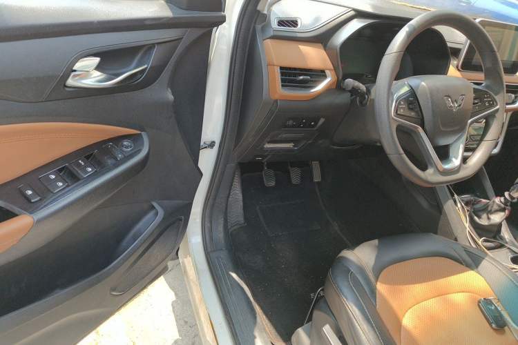 Used Wuling Hongguang S3 2018 1.5L Manual Luxury Model China V Standard Driver Seat