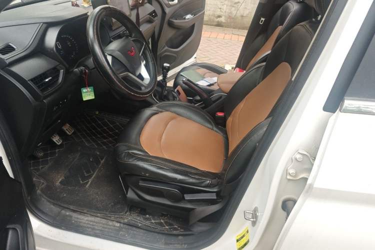 Used Wuling Hongguang S3 2018 1.5T Manual Comfort Model China V Standard Driver Seat