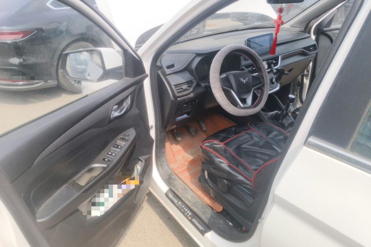 Used Wuling Hongguang S3 2018 1.5T Manual Comfort Model China V Standard Driver Seat