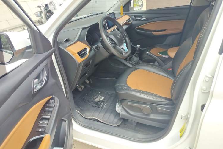 Used Wuling Hongguang S3 2018 1.5L Manual Luxury Model China V Standard Driver Seat