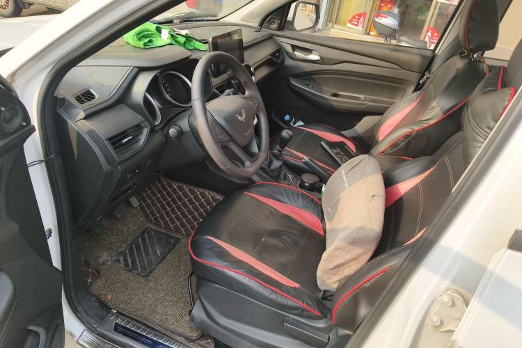 Used Wuling Hongguang S3 2018 1.5L Manual Standard Version China V Standard Driver Seat