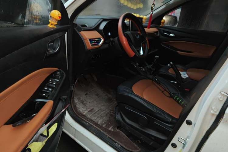 Used Wuling Hongguang S3 2018 1.5L Manual Luxury Model China V Standard Driver Seat