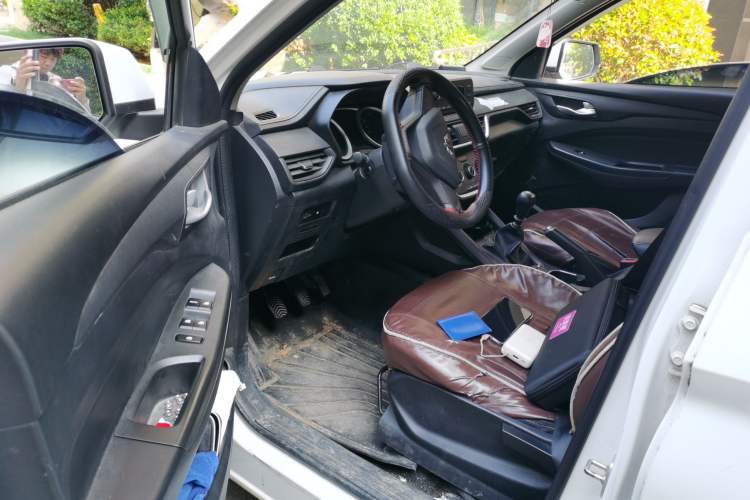 Used Wuling Hongguang S3 2018 1.5L Manual Standard Version China V Standard Driver Seat