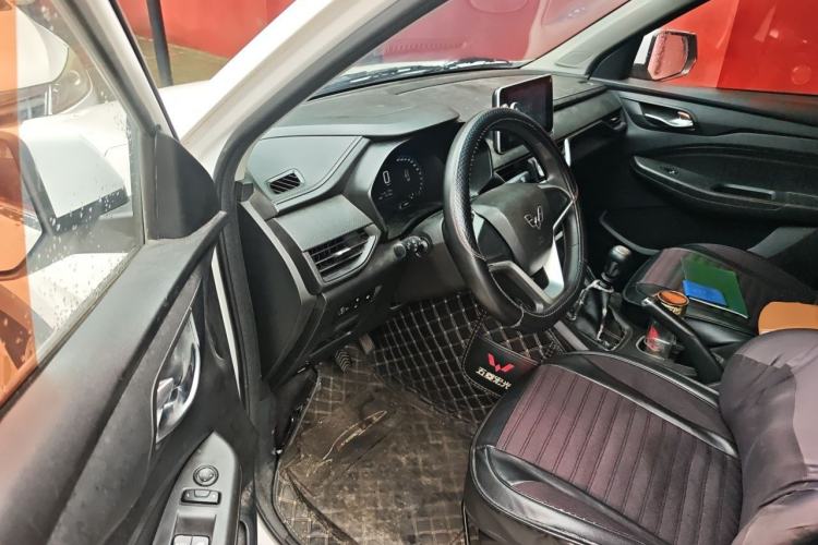 Used Wuling Hongguang S3 2018 1.5L Manual Comfort Model China V Standard Driver Seat