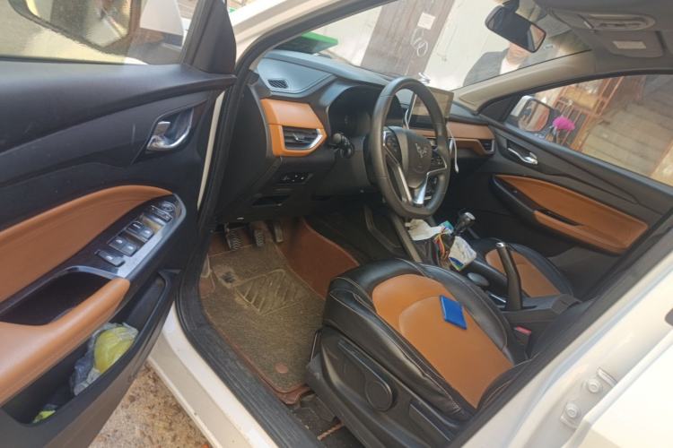 Used Wuling Hongguang S3 2018 1.5L Manual Luxury Model China V Standard Driver Seat