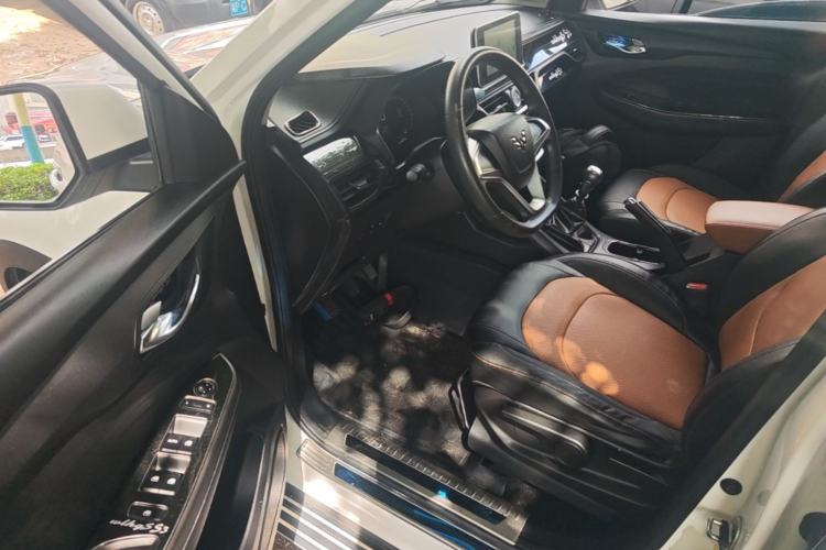 Used Wuling Hongguang S3 2018 1.5L Manual Comfort Model China V Standard Driver Seat