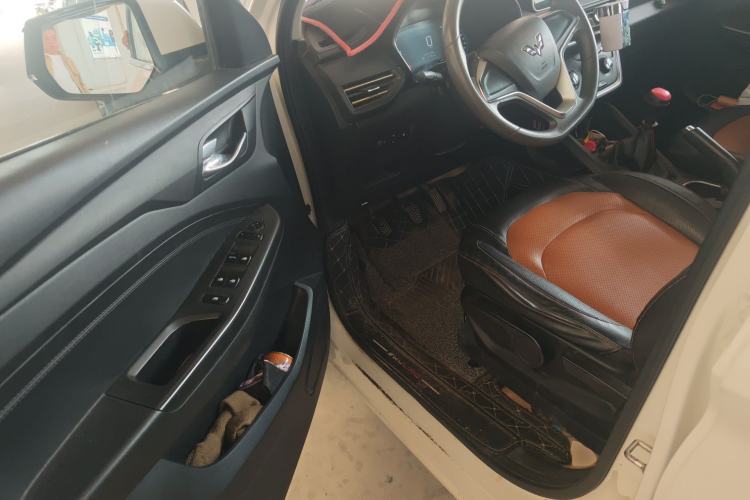 Used Wuling Hongguang S3 2018 1.5L Manual Comfort Model China V Standard Driver Seat