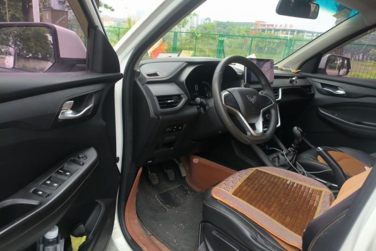 Used Wuling Hongguang S3 2018 1.5L Manual Comfort Model China V Standard Driver Seat
