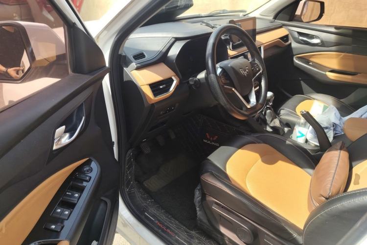 Used Wuling Hongguang S3 2018 1.5L Manual Luxury Model China V Standard Driver Seat