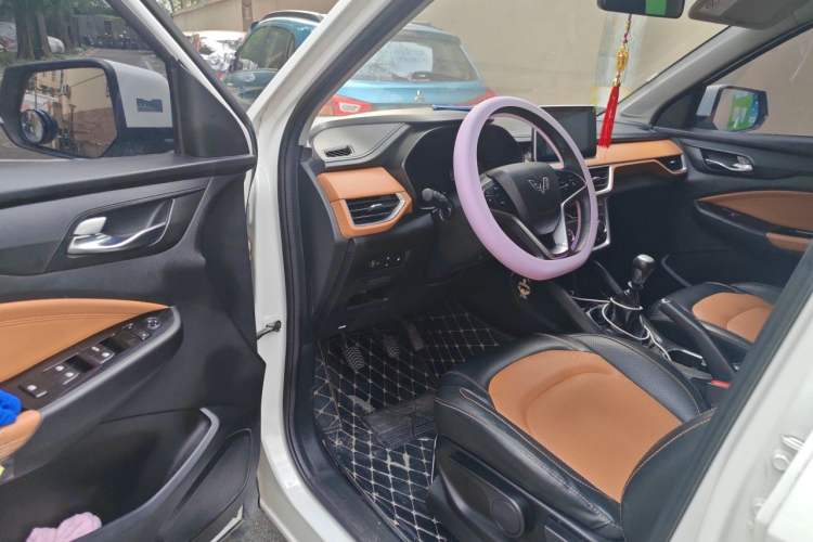 Used Wuling Hongguang S3 2018 1.5L Manual Luxury Model China V Standard Driver Seat