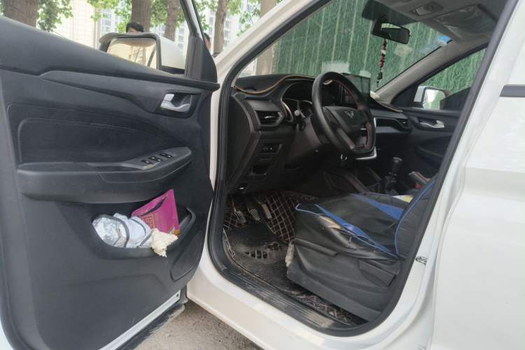 Used Wuling Hongguang S3 2018 1.5L Manual Standard Version China V Standard Driver Seat