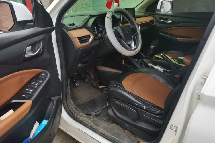 Used Wuling Hongguang S3 2018 1.5L Manual Comfort Model China V Standard Driver Seat