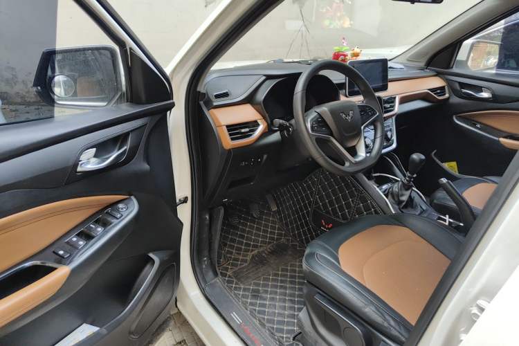 Used Wuling Hongguang S3 2018 1.5L Manual Luxury Model China V Standard Driver Seat