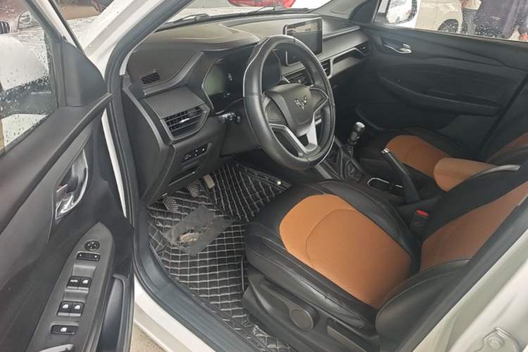Used Wuling Hongguang S3 2018 1.5L Manual Comfort Model China V Standard Driver Seat
