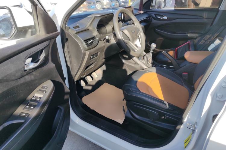 Used Wuling Hongguang S3 2018 1.5L Manual Comfort Model China V Standard Driver Seat