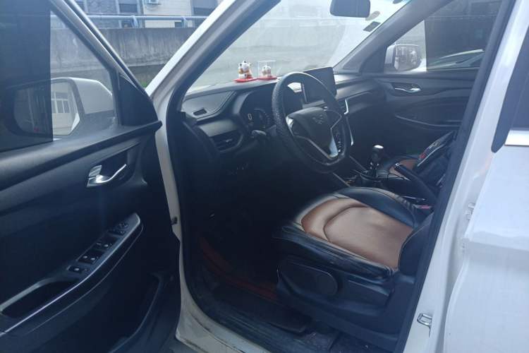 Used Wuling Hongguang S3 2018 1.5L Manual Comfort Model China V Standard Driver Seat
