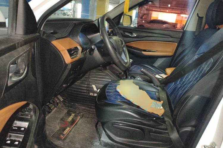 Used Wuling Hongguang S3 2018 1.5L Manual Luxury Model China V Standard Driver Seat