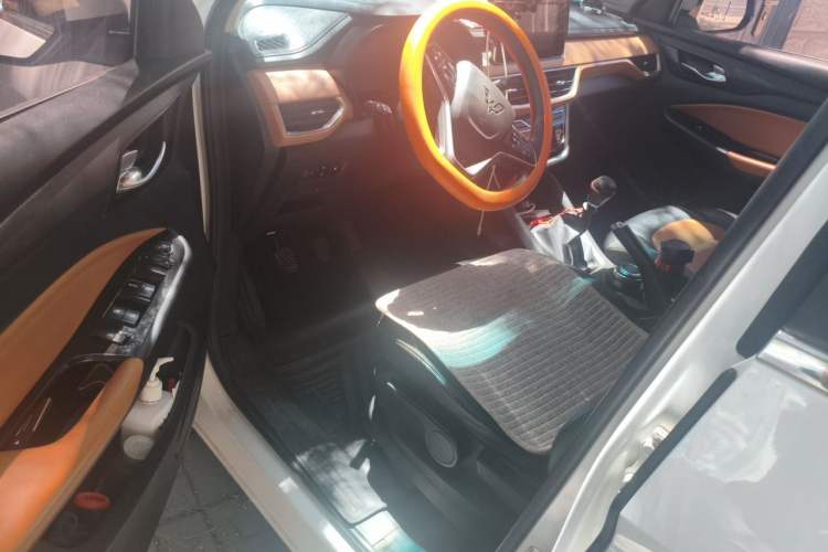 Used Wuling Hongguang S3 2018 1.5L Manual Luxury Model China V Standard Driver Seat